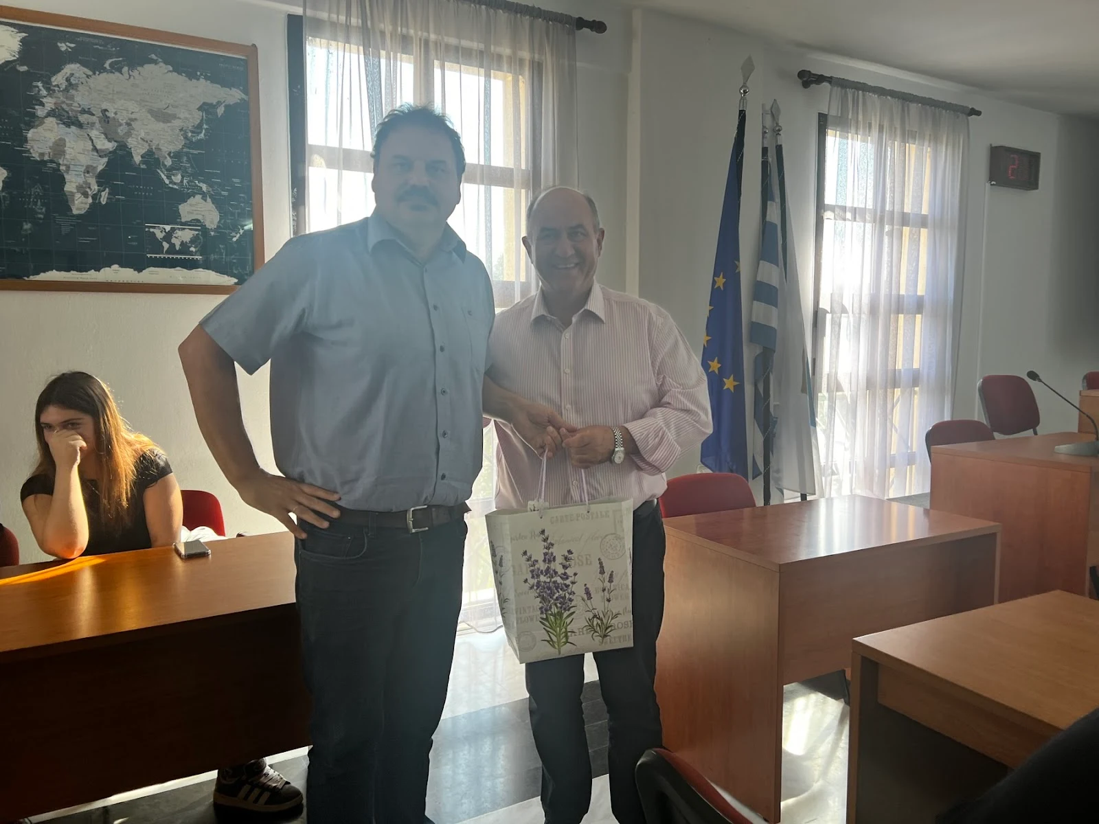 11 Επίσκεψη μαθητών και εκπαιδευτικών του Γυμνασίου-Λυκείου Κόμπανια Ουγγαρίας στον Δήμαρχο Δίου-Ολύμπου Βαγγέλη Γερολιόλιο